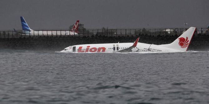 6 Keganjilan kecelakaan Lion Air  di Bali merdeka com