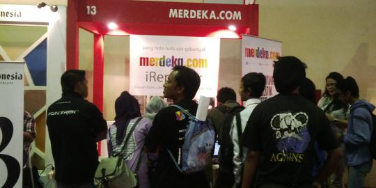 Booth merdeka.com di Traceroute Party ramai