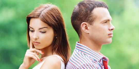 10 Alasan buruk untuk bertahan dalam hubungan cinta