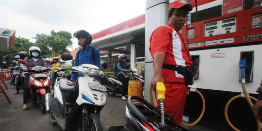 YLKI menentang kebijakan dua harga jual premium