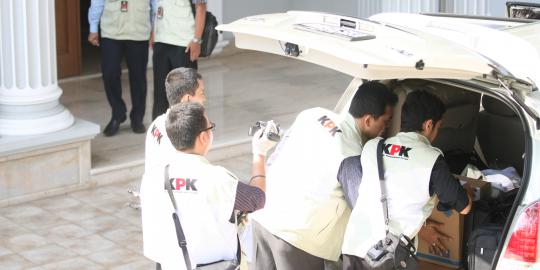KPK langsung tahan 5 tersangka suap kuburan Bogor