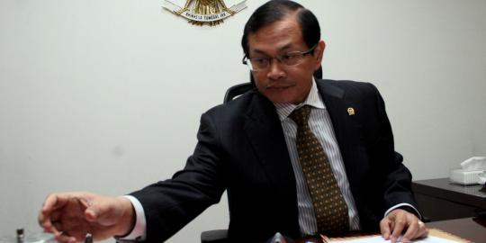'Jangan biarkan SBY bicara partai di Istana' 