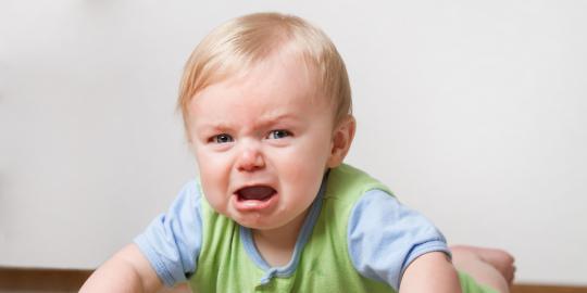 Kenapa bayi berhenti menangis saat digendong?