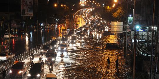 Hujan deras, puluhan wilayah di Jakarta terendam air