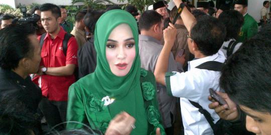 Nyaleg lewat PPP, Angel Lelga mau perbaiki citra DPR