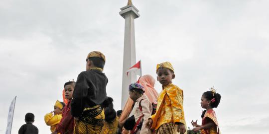 Murid TK pawai Kartini keliling Monas