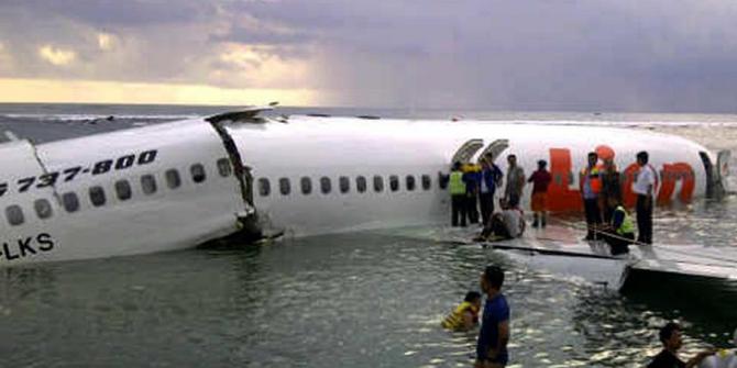 Pesawat Jatuh Di Laut Bali Lion Air Beri Penumpang Rp 55