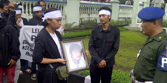 Suami tewas dianiaya anggota TNI, Theresia mengadu ke LBH