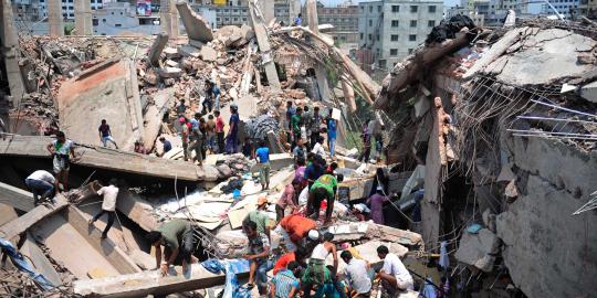 Gedung runtuh di Bangladesh tewaskan 70 orang