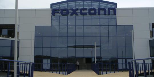 Foxconn bantah produksi 8 juta iPhone cacat