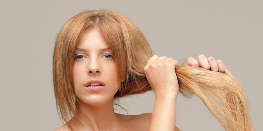 5 Cara ampuh untuk atasi rambut kering