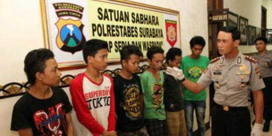 Galau usai UN, empat pelajar di Surabaya pesta pil koplo