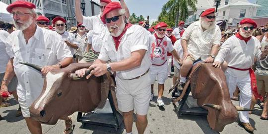 Kontes mirip Ernest Hemingway, mau ikutan?