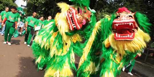 Barongsai meriahkan karnaval kostum di Senayan