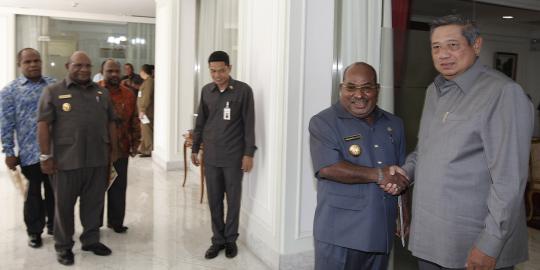 SBY terima Gubernur Papua di Kantor Presiden