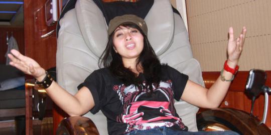 Chua Kotak pemain bass paling ngetop SCTV Music Awards 2013