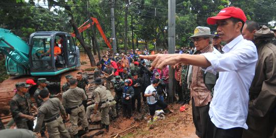 5 Orang ini cibir gaya blusukan Jokowi