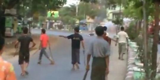 Masjid dan toko di Myanmar diserang massa  