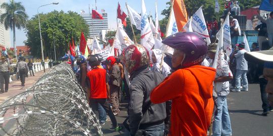 Jalan ditutup, buruh gagal sambut kedatangan SBY di PT Maspion