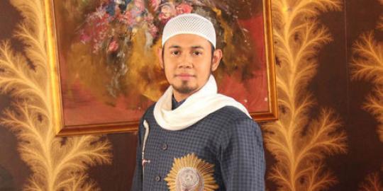 Heboh Kayu Tomo, kayu mistik di pesantren asuhan Guntur Bumi