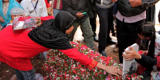 Makam Uje masih terus diziarahi, apa kata MUI?