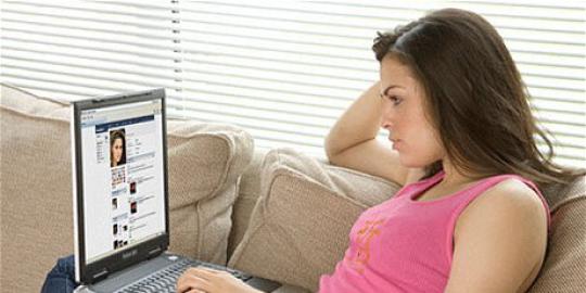 1,11 Miliar orang akses Facebook per bulan