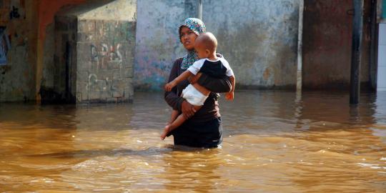 Banjir kiriman rendam Kampung Melayu