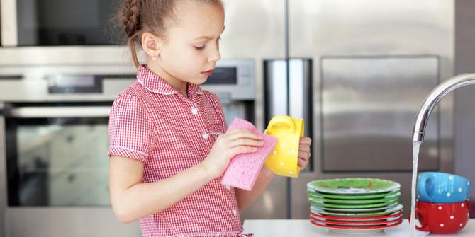 7 Alasan kenapa  anak  harus ikut bersih bersih rumah 