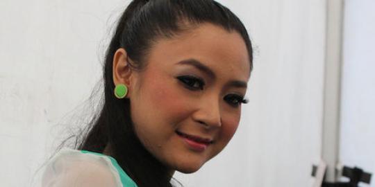 Goyang Bang Jali, Lynda Moymoy hipnotis penonton