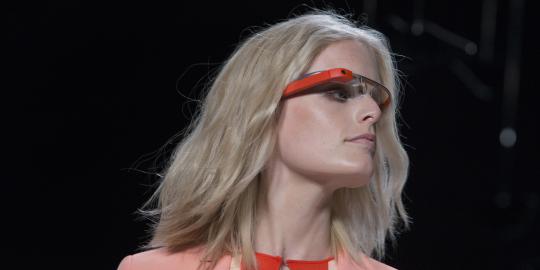 Pengguna Google Glass bisa terlihat konyol?