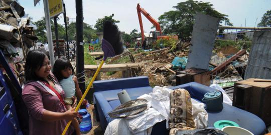 Digusur, warga Waduk Pluit mengaku diancam senjata api