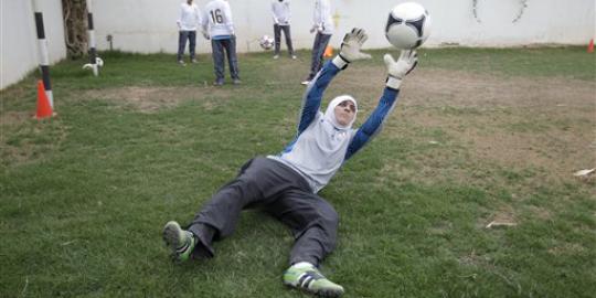 Arab Saudi izinkan remaja putri main sepak bola