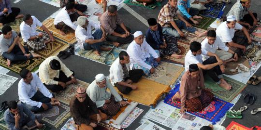 Umat Islam di Bandung gelar salat gerhana matahari