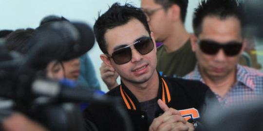 Jalani wajib lapor keempat, Raffi Ahmad masih bungkam