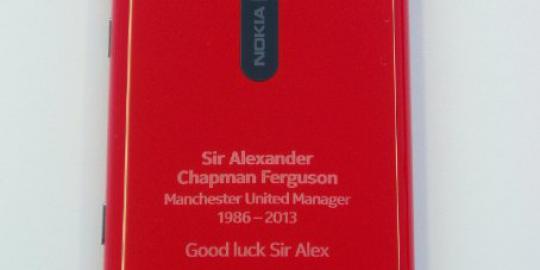 Nokia Lumia 920 edisi khusus Sir Alex Ferguson