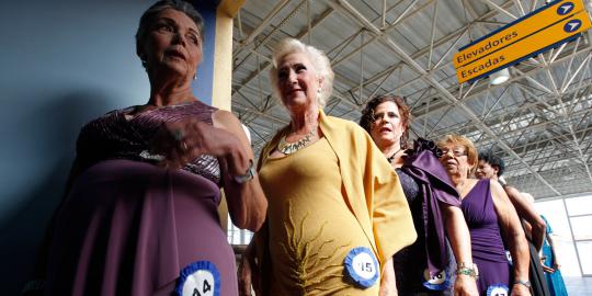 Kontes nenek tercantik di Sao Paulo