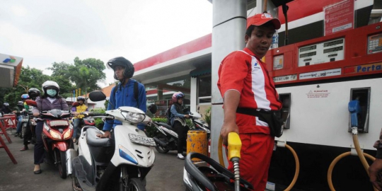 kata rakyat jika bensin motor dijatah 0,7 liter, mobil 3 liter