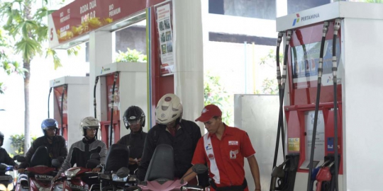 kata rakyat jika bensin motor dijatah 0,7 liter, mobil 3 liter