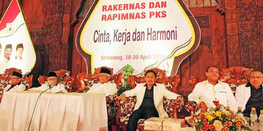 PKS sebut bantuan langsung pemerintah cuma program pencitraan