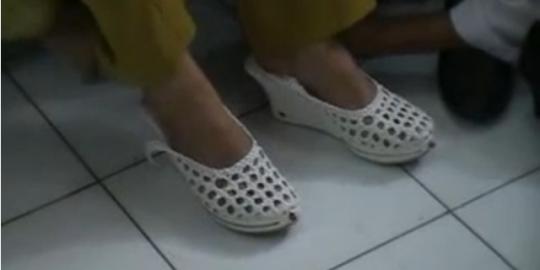 Ini bentuk sepatu antikekerasan seks karya anak SMP 1 Bogor