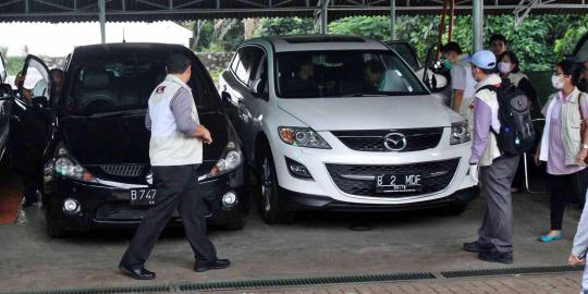 KPK sita enam mobil mewah Luthfi Hasan di PKS