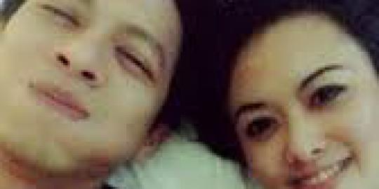 Devi Liu, model seksi yang foto mesra bareng Ariel
