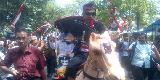 Daftar Pilgub Jatim, KarSa naik kereta kelinci ke KPU