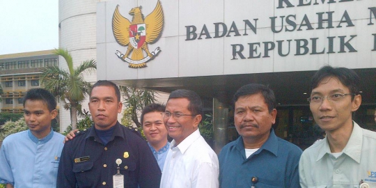 outsourcing pelat merah