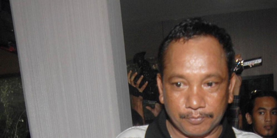 4 beda sikap polri soal rekening gendut jenderal & aiptu labora