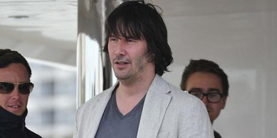 Ini bukti bahwa Keanu Reeves bukan vampir!