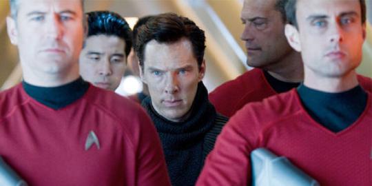Star Trek Into Darkness geser Iron Man 3 dari puncak