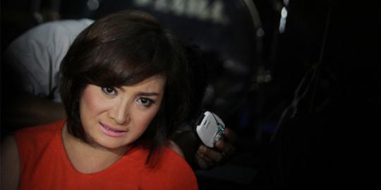 Kiki Amalia mengaku punya 11 foto bukti selingkuh Markus Horison