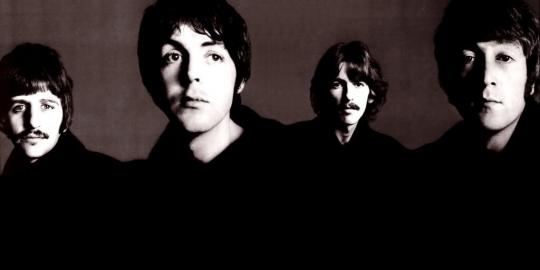 Gitar bekas dua anggota The Beatles dilelang
