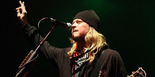 Aniaya istri, vokalis Puddle of Mudd ditahan